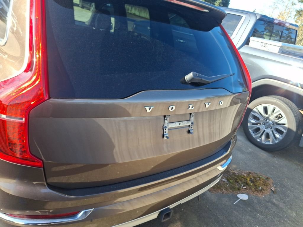 Used 2016 Volvo XC90 T8 Inscription w/ Vision Package image 8