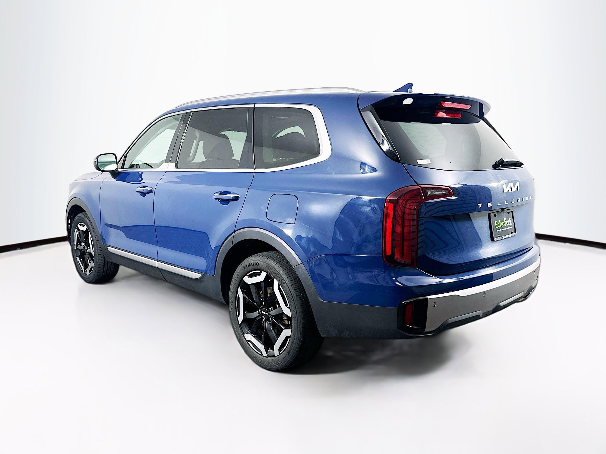 Used 2025 Kia Telluride S FWD image 5