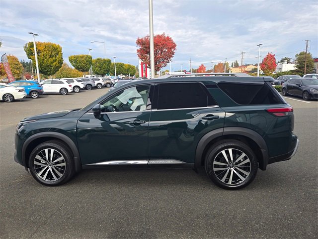New 2025 Nissan Pathfinder Platinum image 9