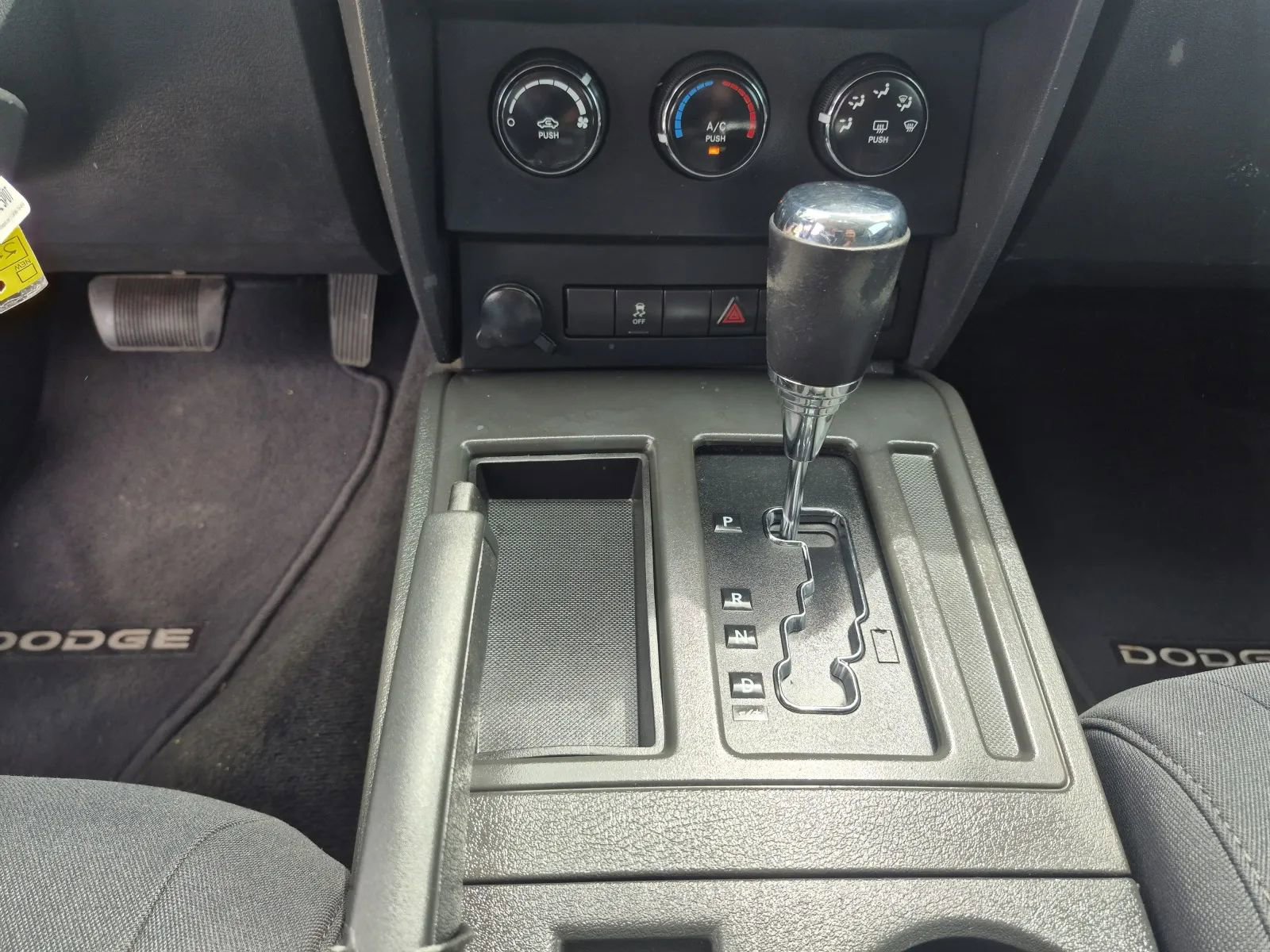 Used 2011 Dodge Nitro Heat RWD image 21