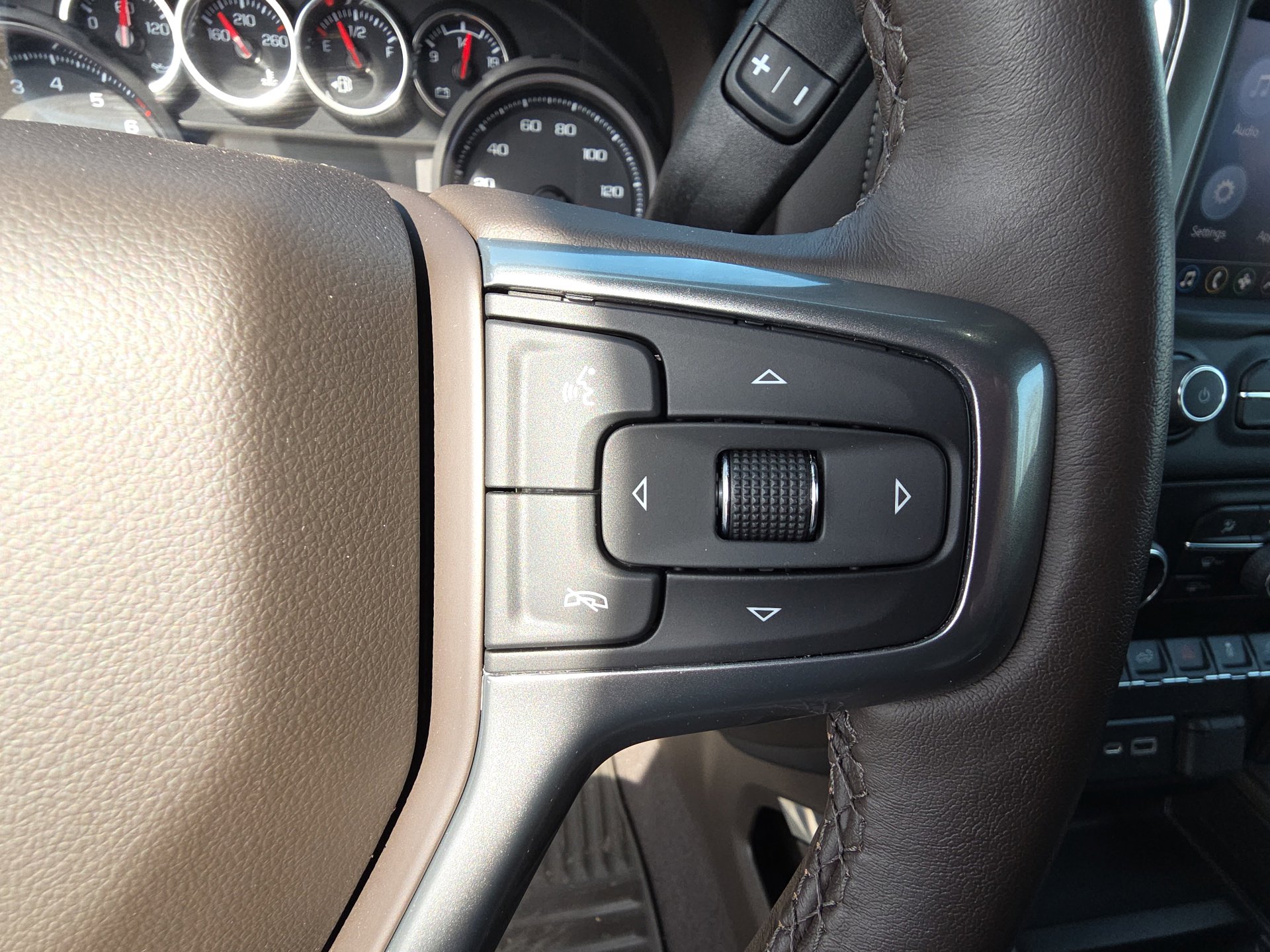 Used 2022 Chevrolet Silverado 1500 LTZ w/ Z71 Off-Road Package image 20