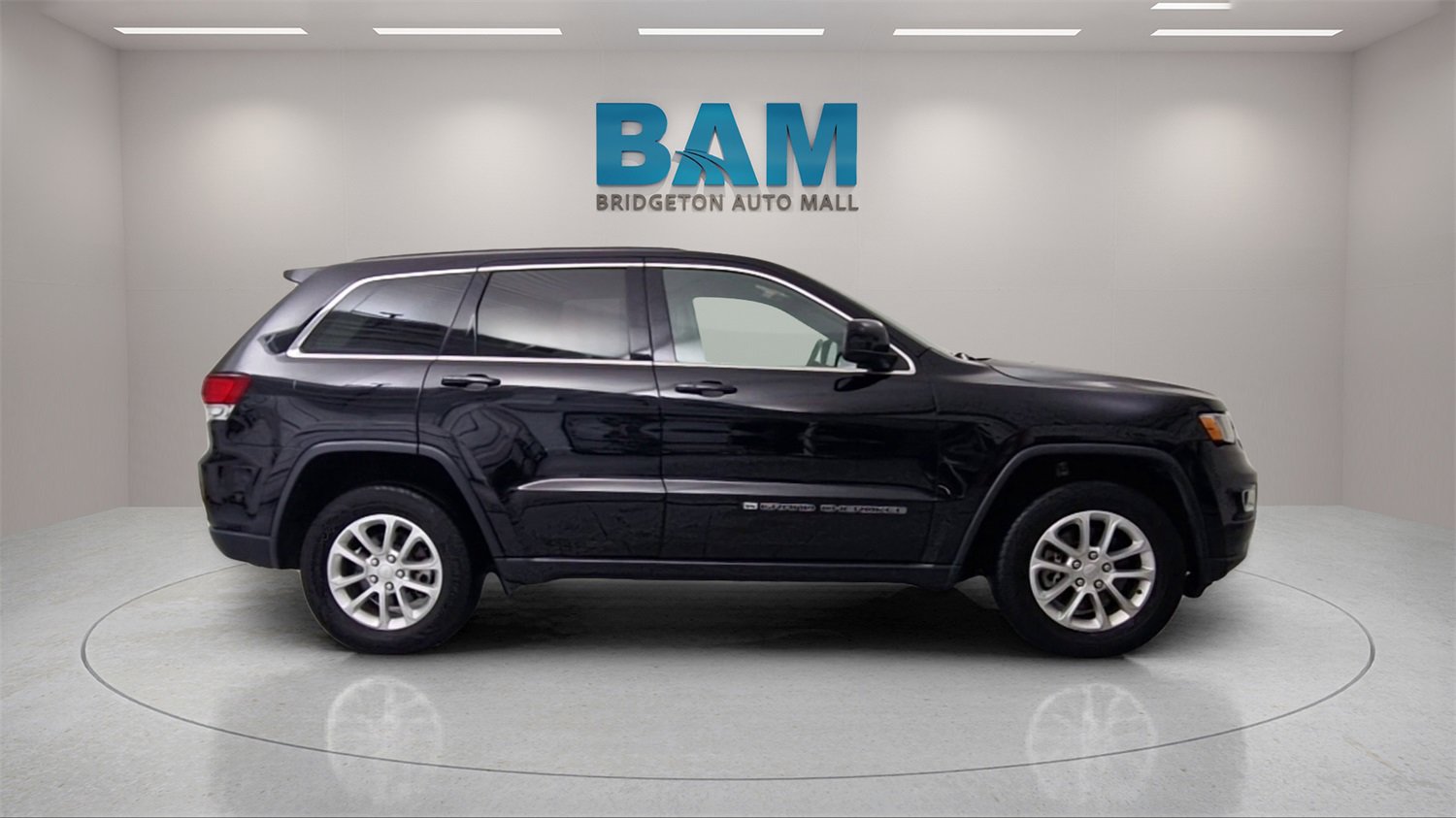 Used 2022 Jeep Grand Cherokee Laredo X image 8