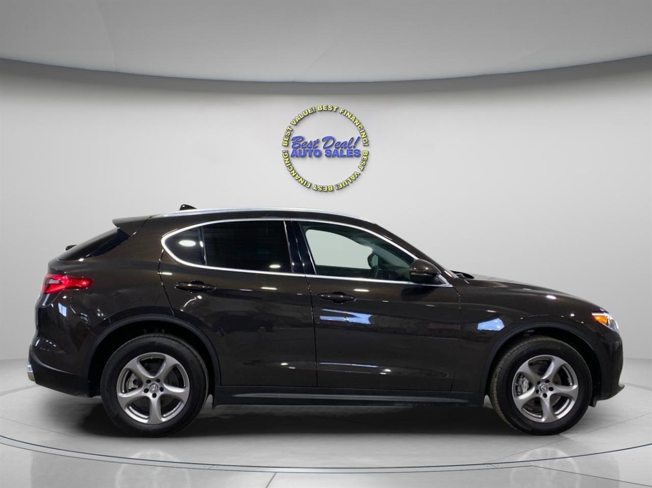 Used 2018 Alfa Romeo Stelvio AWD image 7