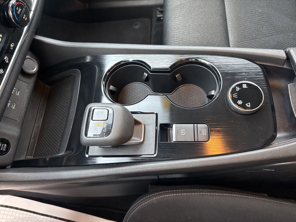 Used 2024 Nissan Rogue SV image 27