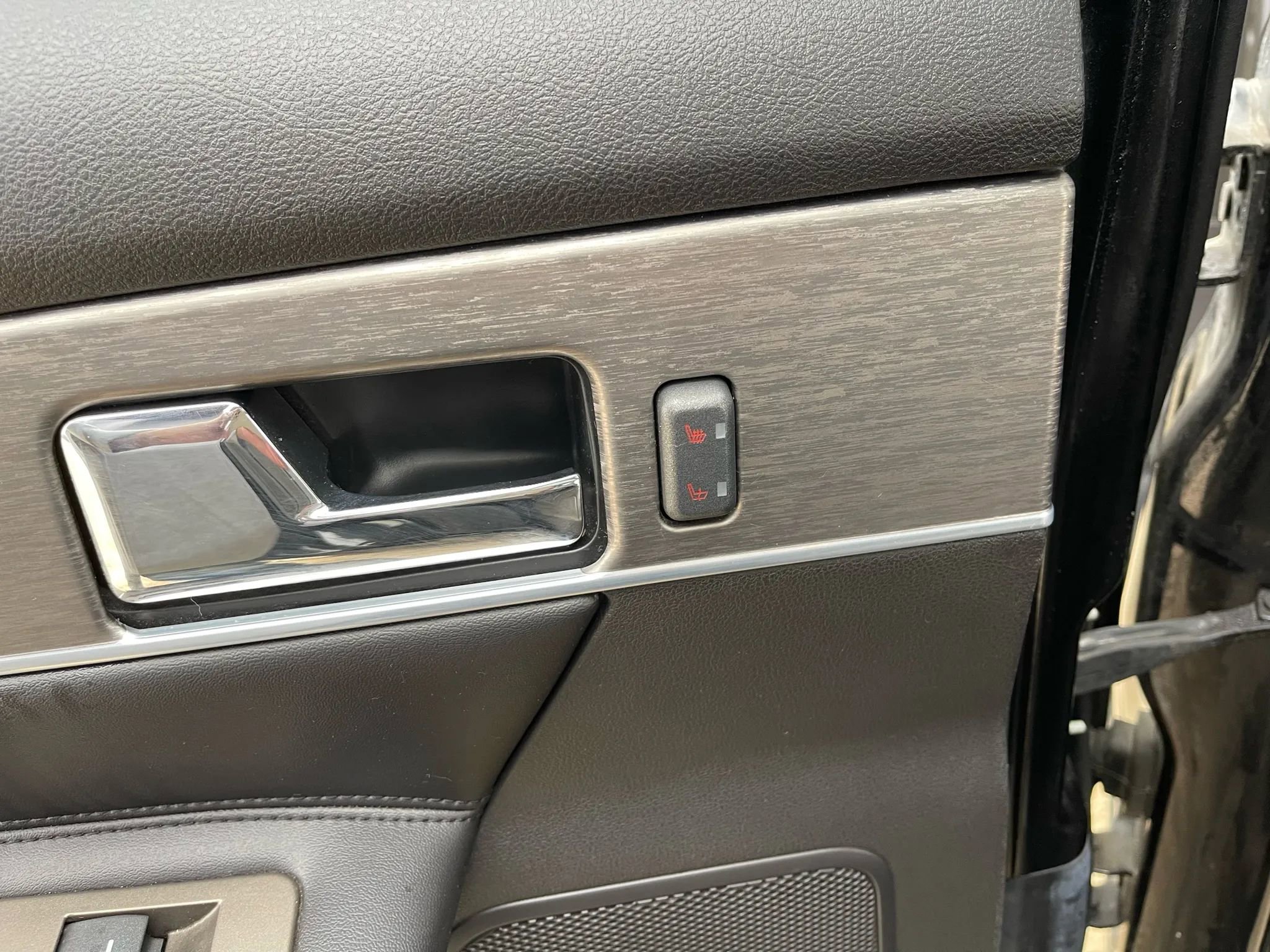 Used 2011 Lincoln MKX AWD w/ Sight & Sound Pkg image 22