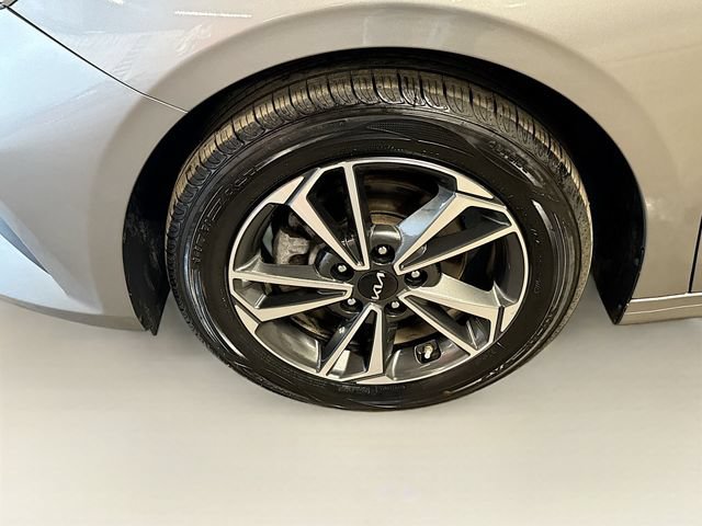 Used 2023 Kia Forte LXS w/ LXS Technology Package FWD image 29