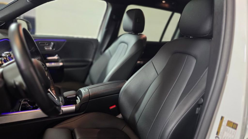 Used 2023 Mercedes-Benz GLB 250 4MATIC image 18