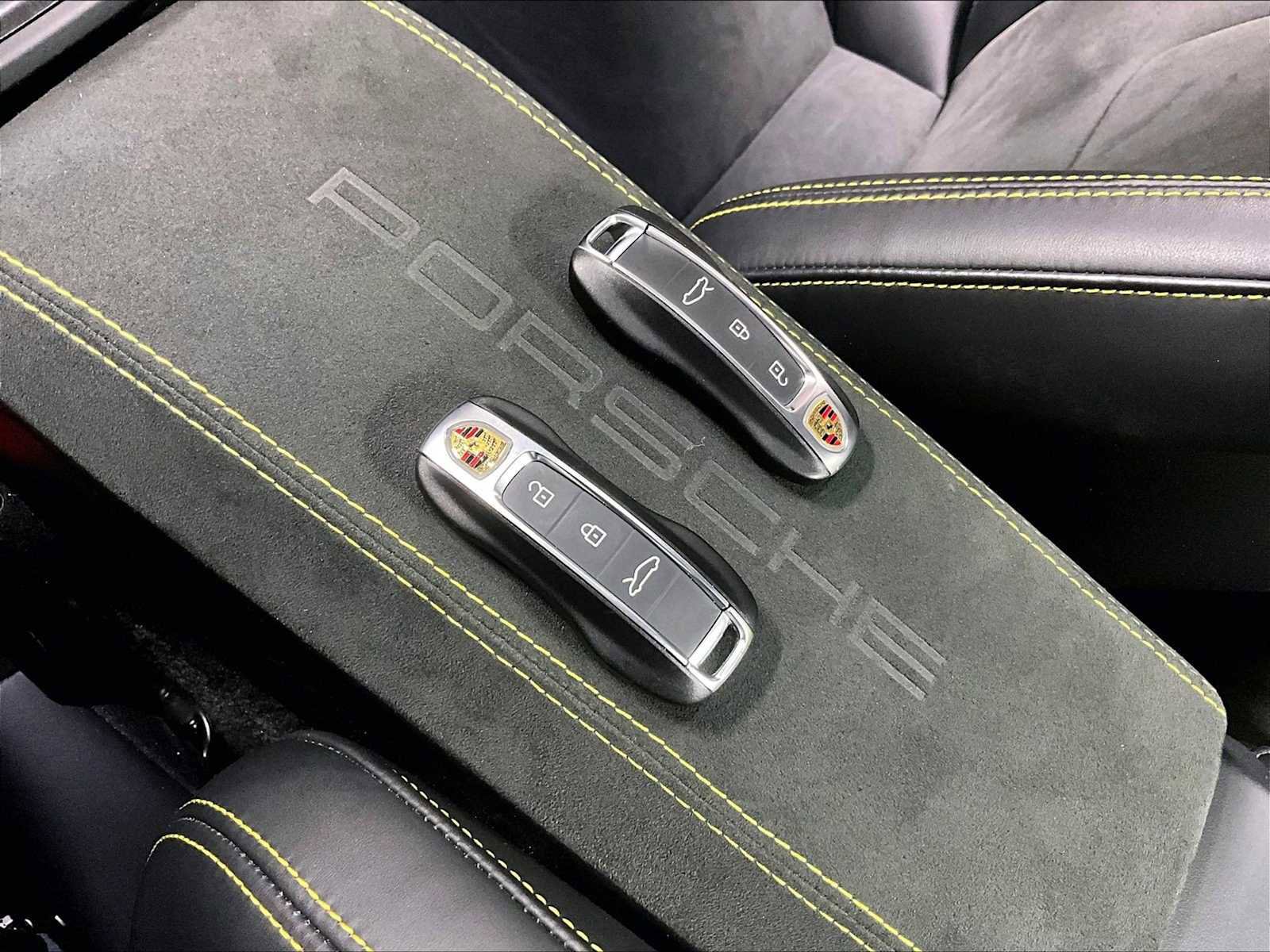 Used 2023 Porsche 911 Carrera GTS image 38