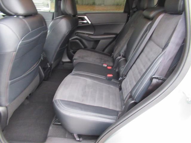 Used 2024 Mitsubishi Outlander SE AWD/4WD image 29