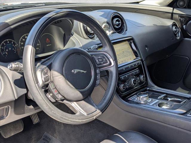 Used 2019 Jaguar XJ R-Sport image 10