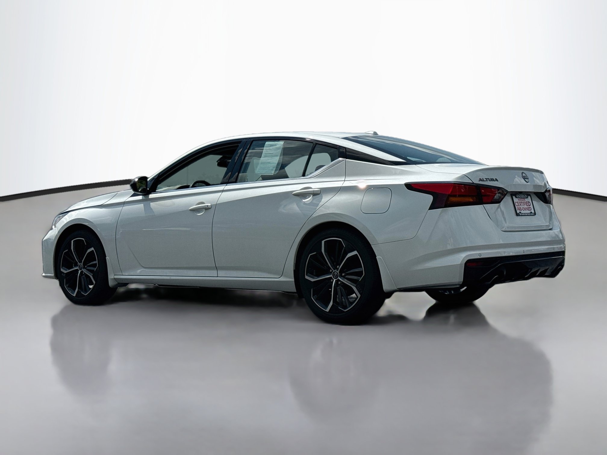 Certified 2024 Nissan Altima 2.5 SR w/ SR Premium Package FWD image 5