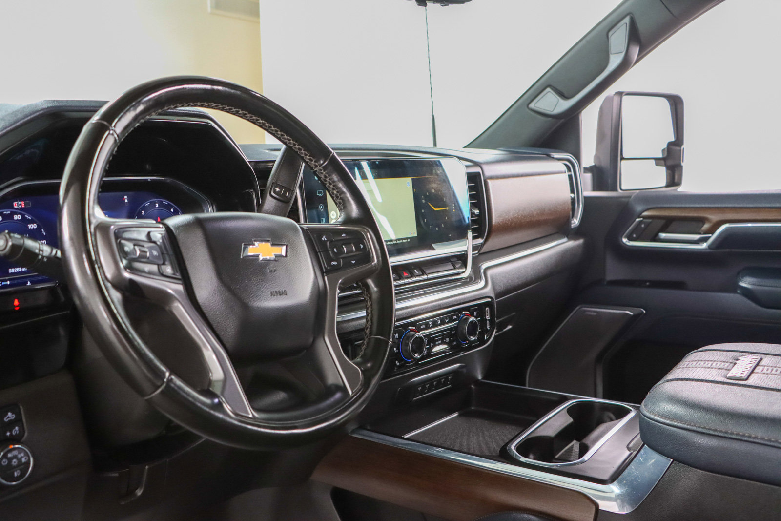 Used 2024 Chevrolet Silverado 3500 High Country w/ High Country Premium Package AWD/4WD image 27