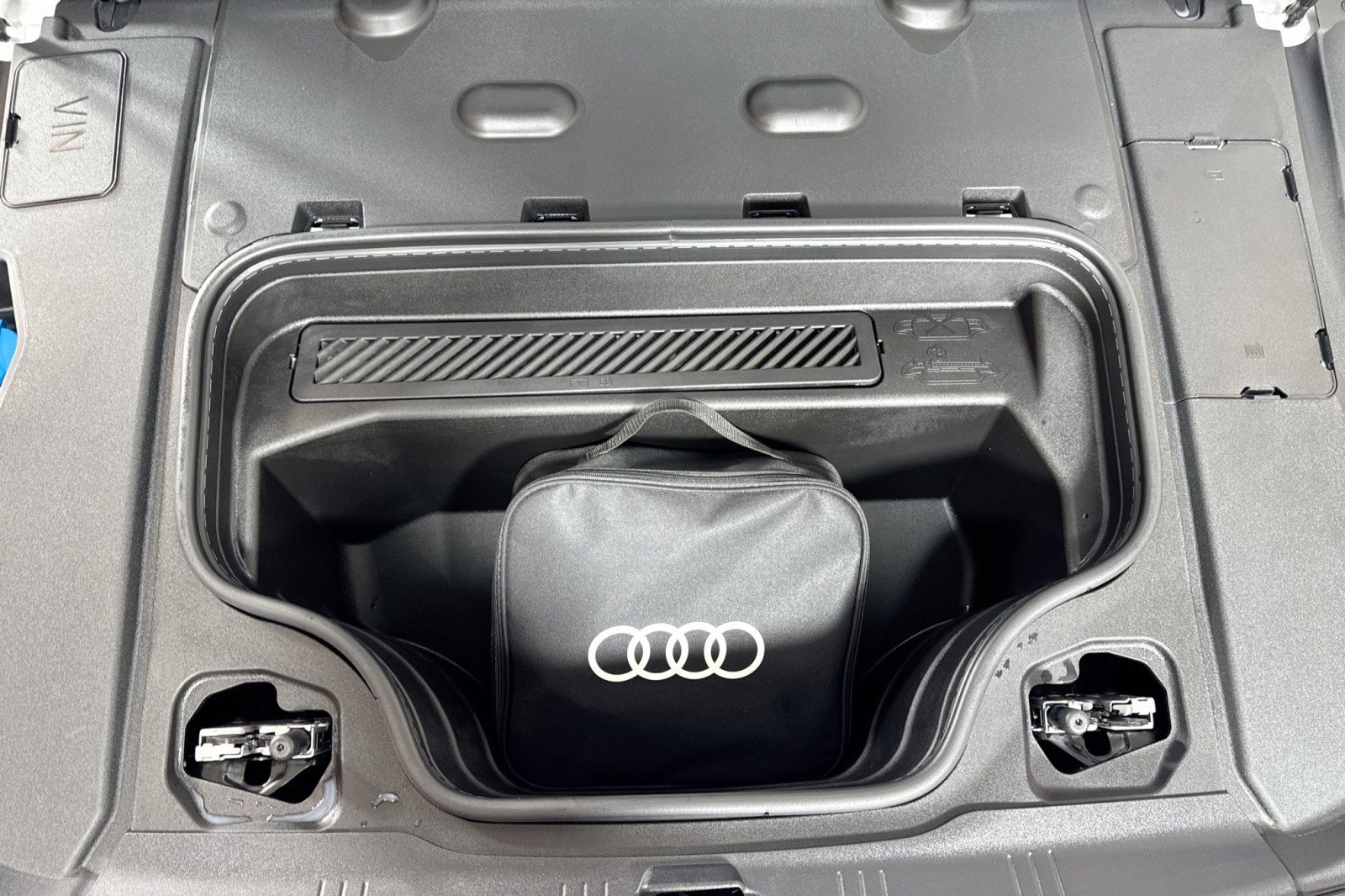 Used 2025 Audi S6 e-tron Prestige w/ 21" Black Optic Package AWD/4WD image 28