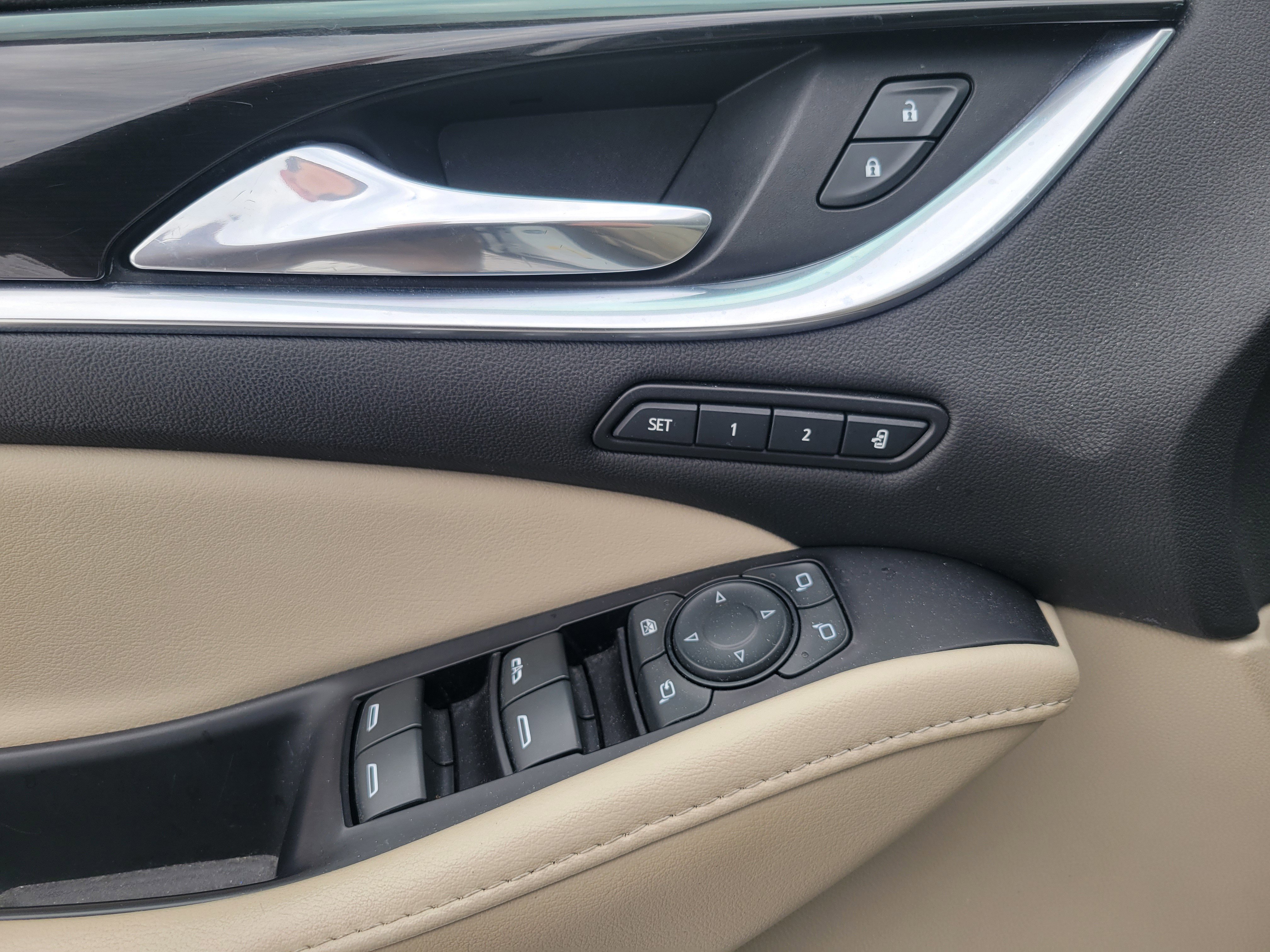 Used 2019 Buick Enclave Premium image 12