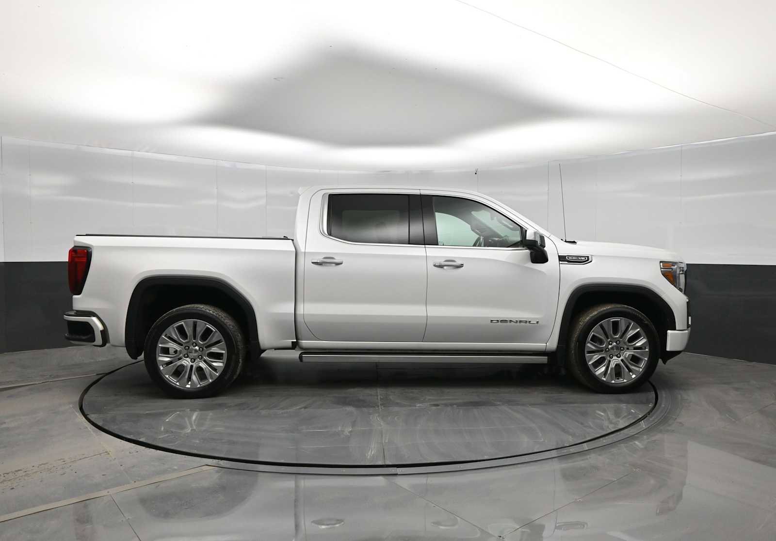 Used 2021 GMC Sierra 1500 Denali w/ Denali Premium Package AWD/4WD image 9