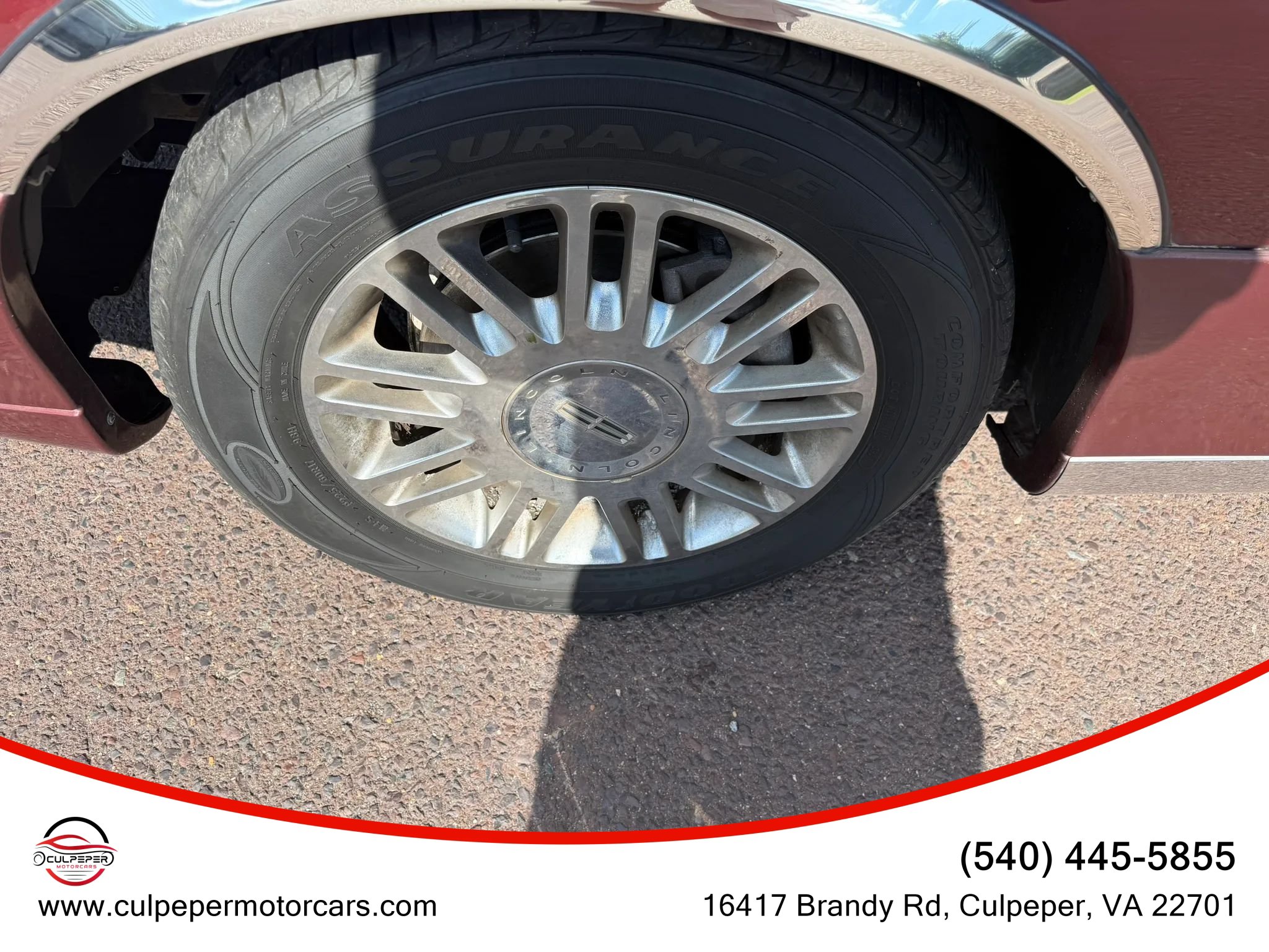 Used 2004 Lincoln Town Car Signature RWD image 26