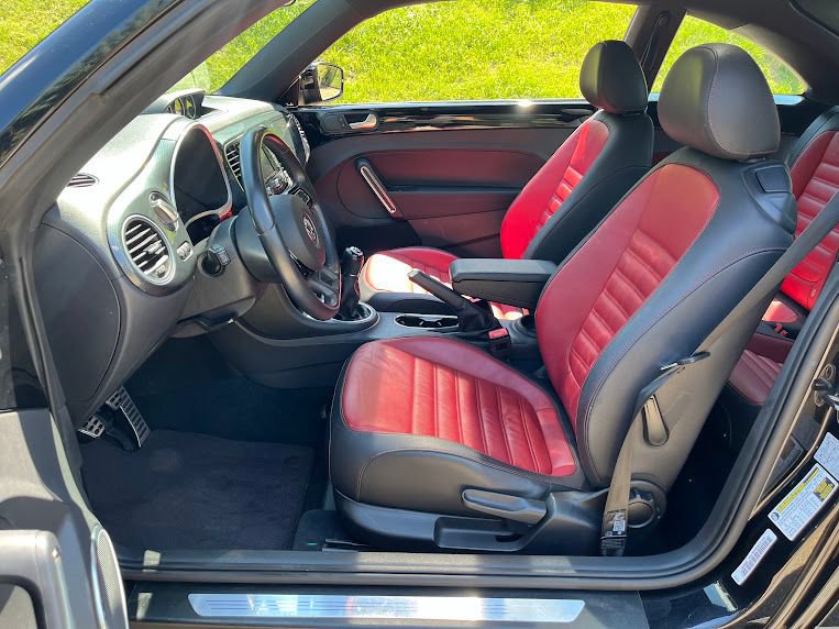 Used 2013 Volkswagen Beetle 2.0T FWD image 7