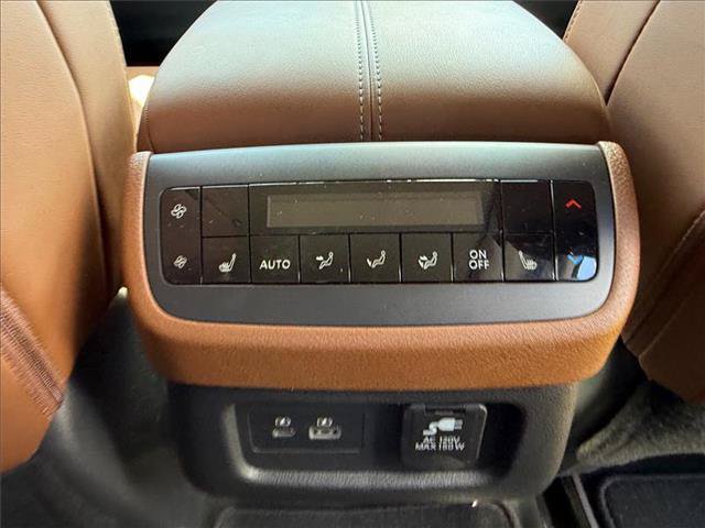 Used 2024 Nissan Pathfinder Platinum AWD/4WD image 37