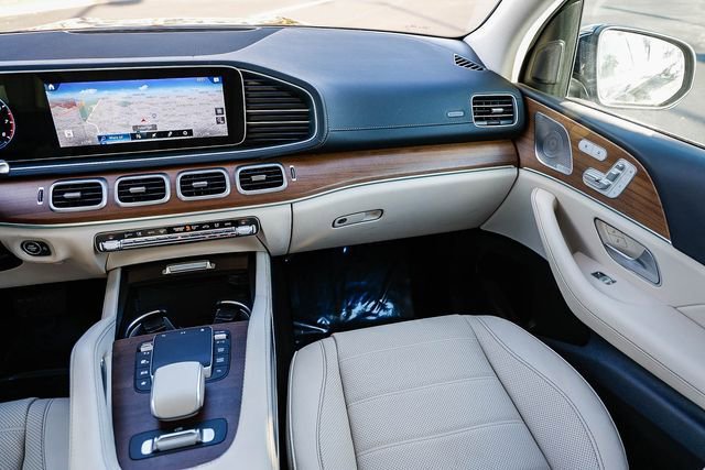 Used 2022 Mercedes-Benz GLS 450 4MATIC image 15