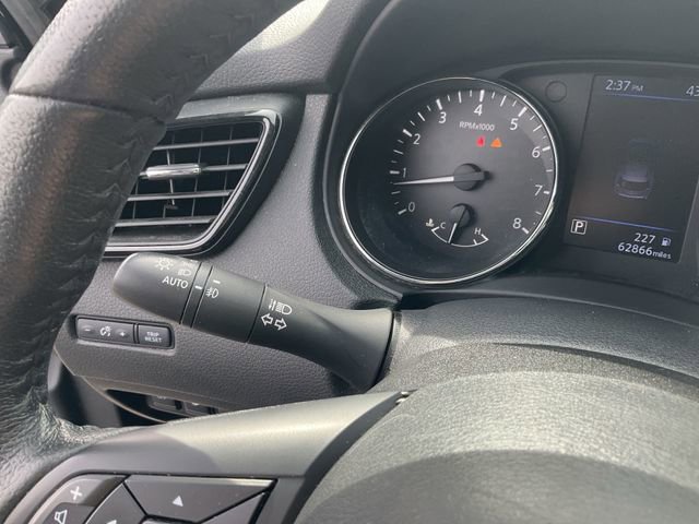 Used 2020 Nissan Rogue SL w/ Premium Package image 21