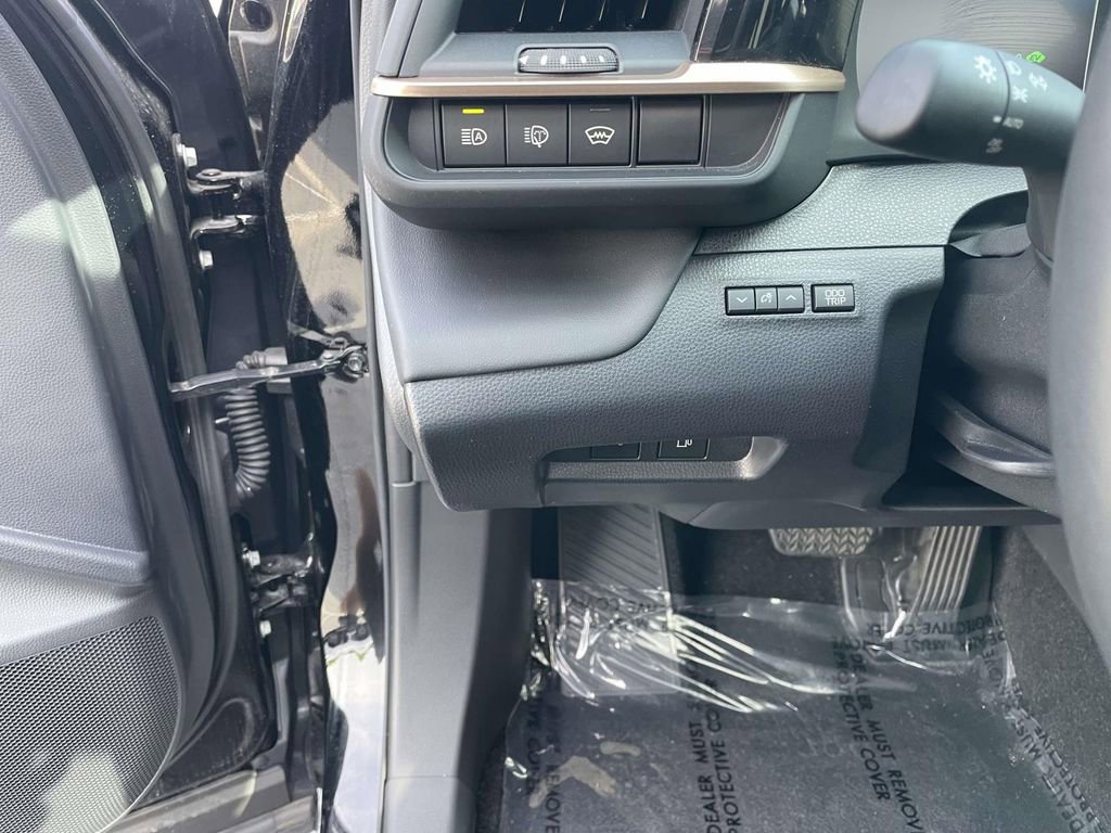 Used 2025 Toyota Crown Signia w/ Advanced Technology Package AWD/4WD image 32