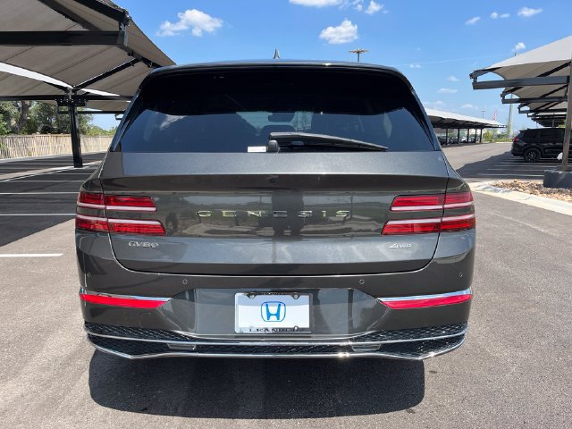 Certified 2025 Genesis GV80 2.5T Standard AWD/4WD image 5