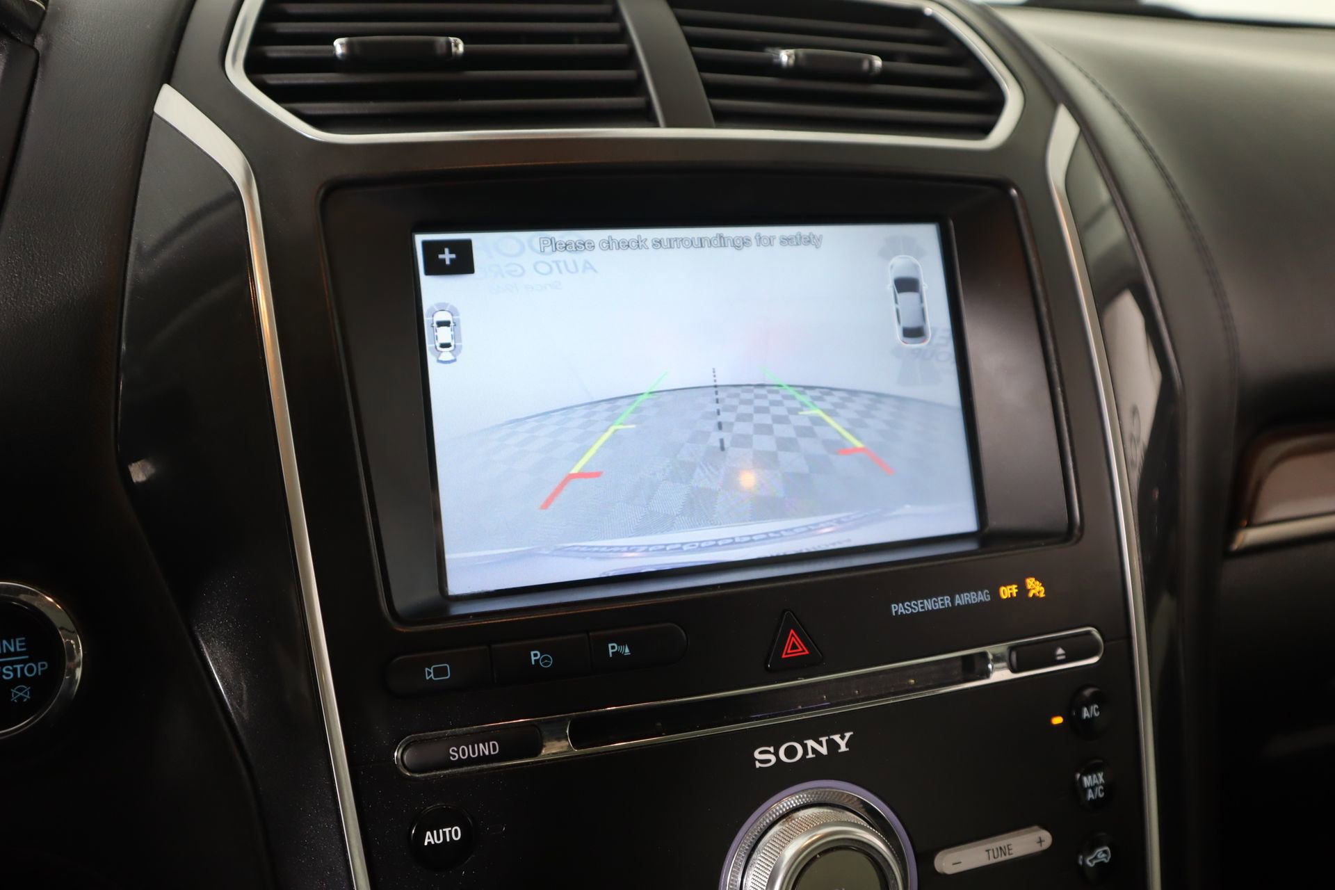 Used 2017 Ford Explorer Platinum image 6