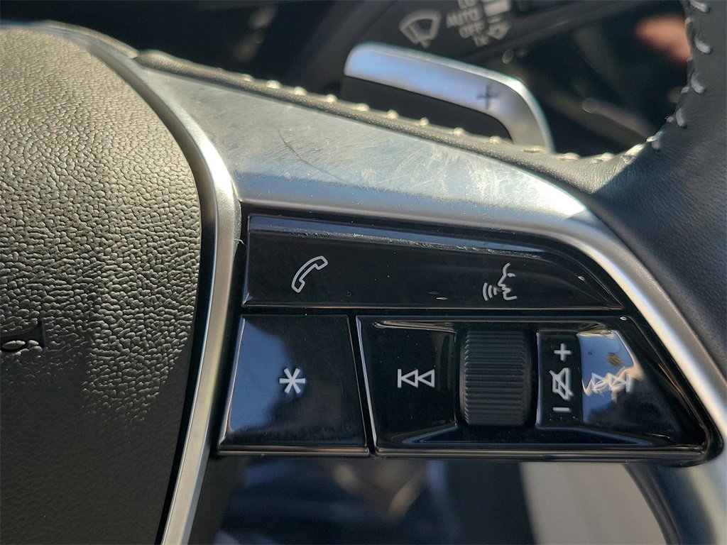 Used 2021 Audi e-tron Premium Plus w/ Premium Plus Package image 23