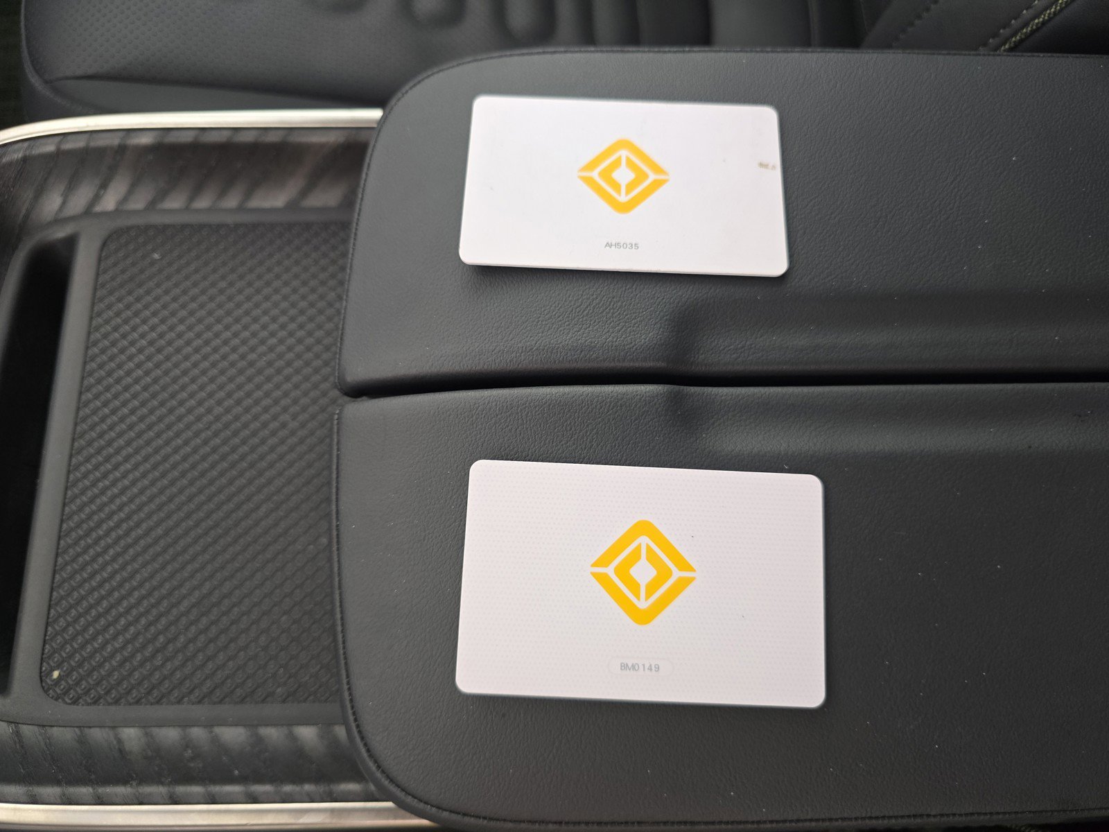 Used 2022 Rivian R1T Adventure image 29