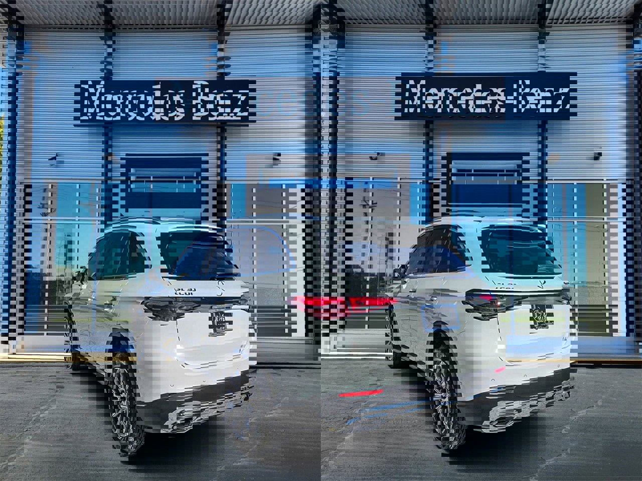 New 2026 Mercedes-Benz GLC 300 4MATIC image 4