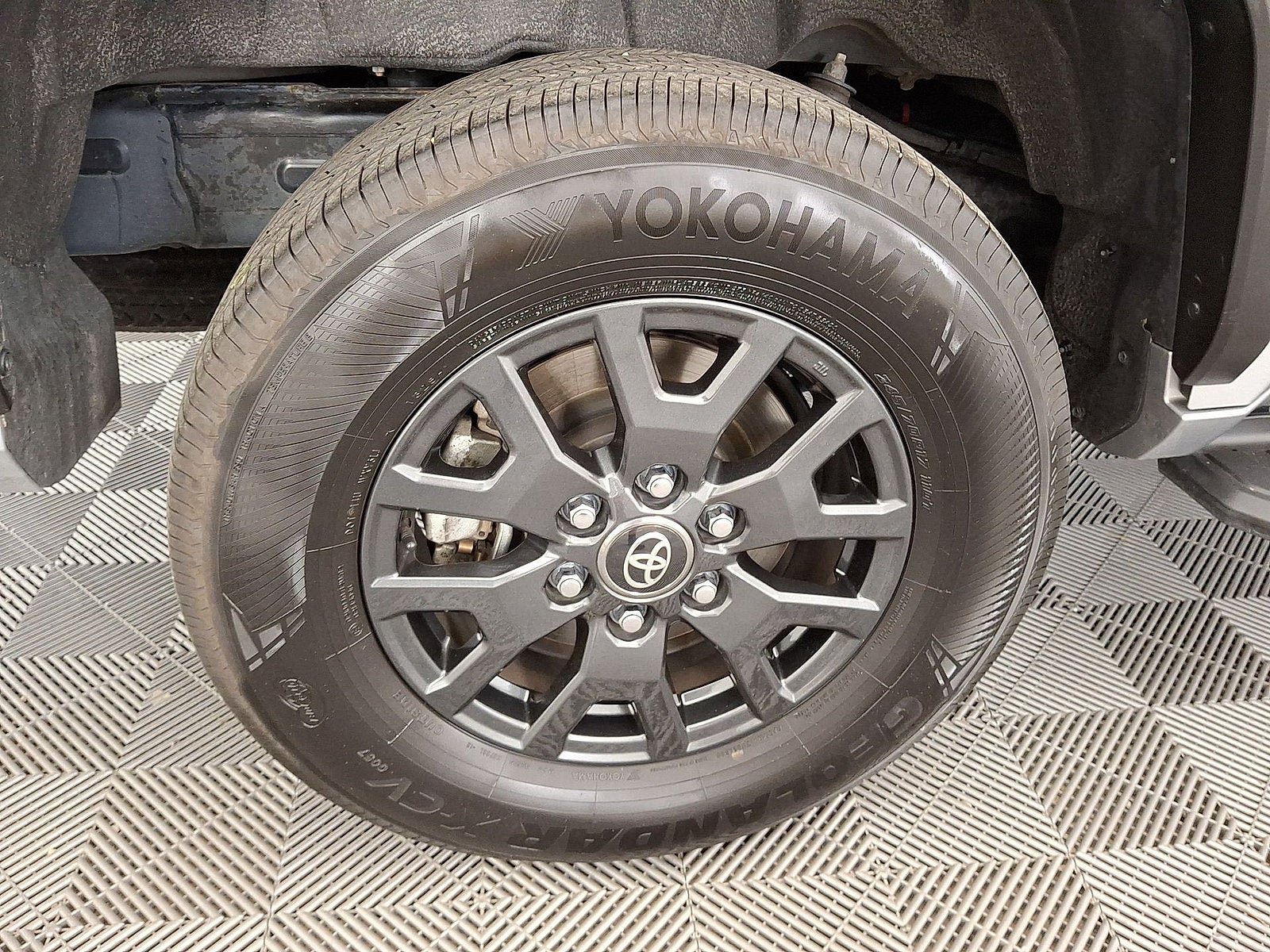 Certified 2025 Toyota 4Runner SR5 AWD/4WD image 18