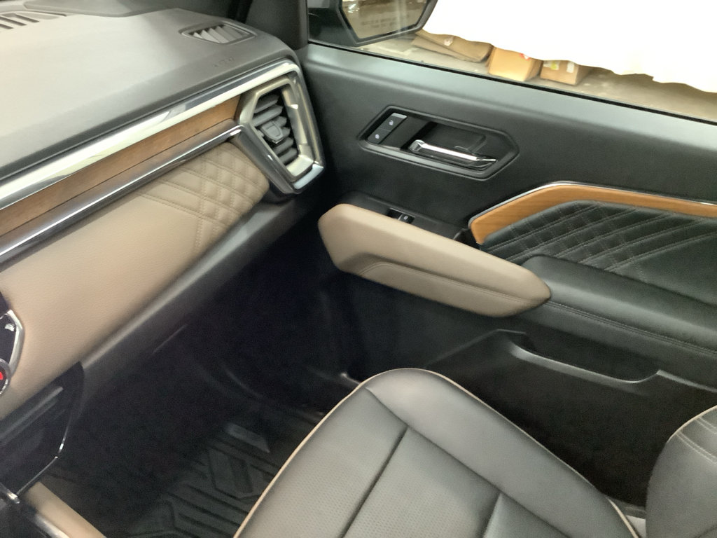 Used 2024 GMC Canyon Denali AWD/4WD image 21