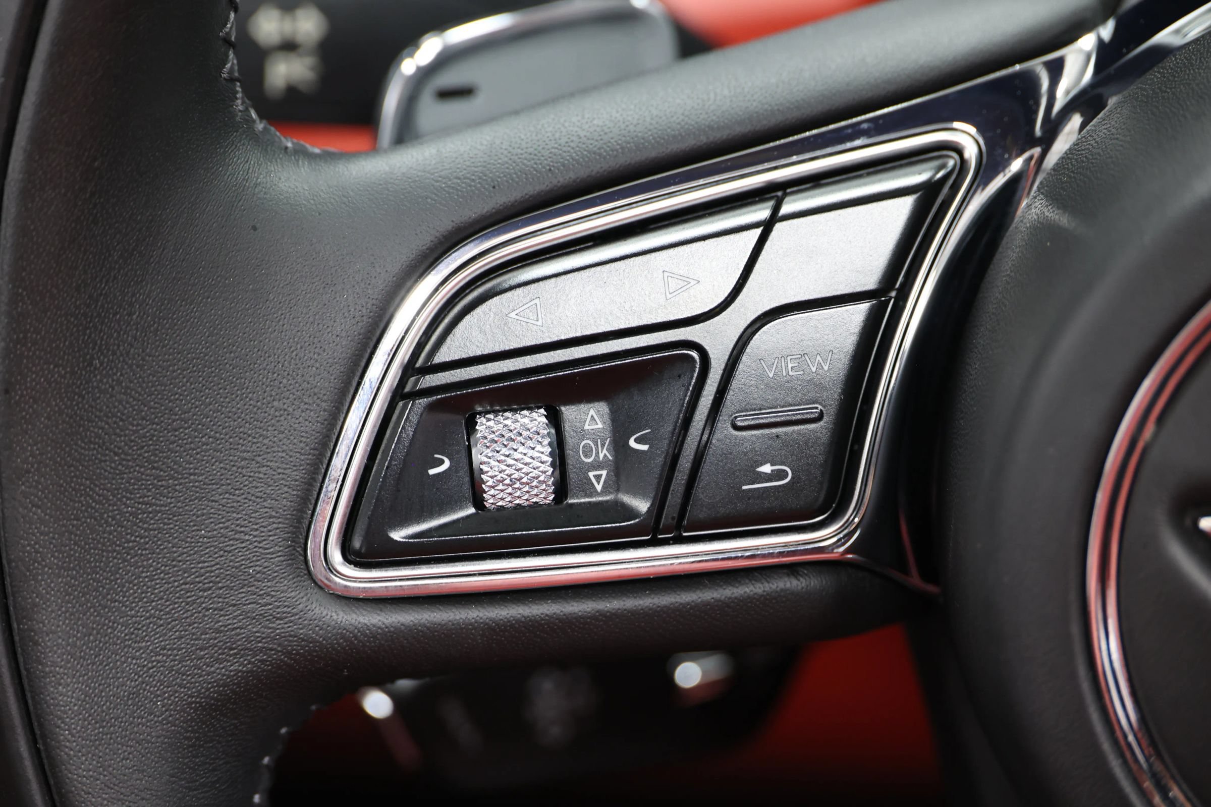 Used 2022 Bentley Bentayga AWD/4WD image 28
