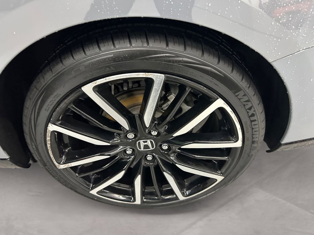 Used 2023 Honda Accord Touring image 14