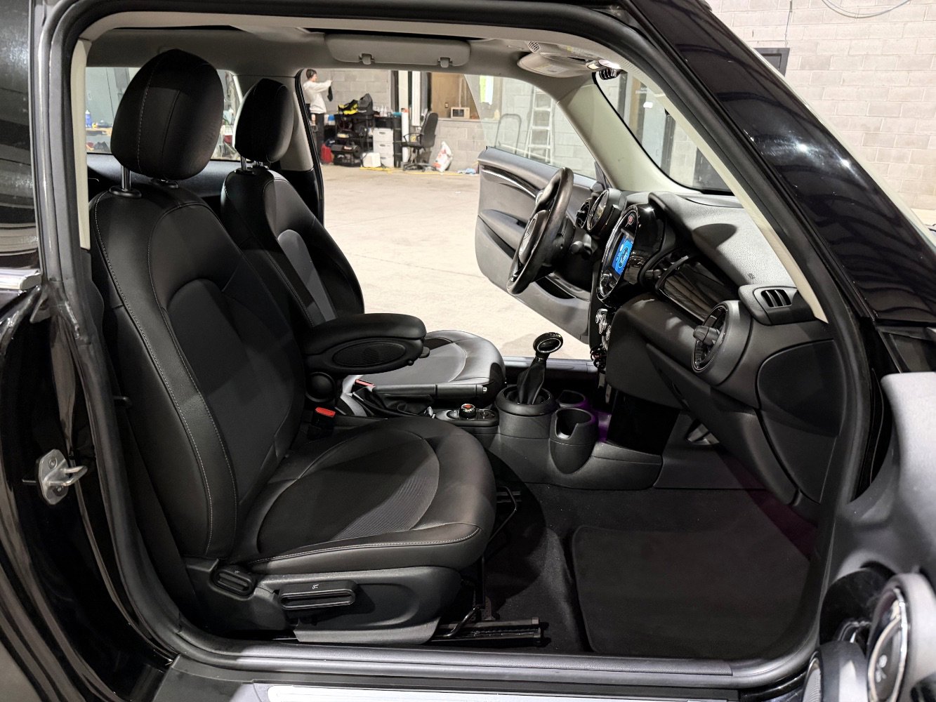 Used 2019 MINI Cooper 2-Door Hardtop w/ Signature Upholstery Package FWD image 17