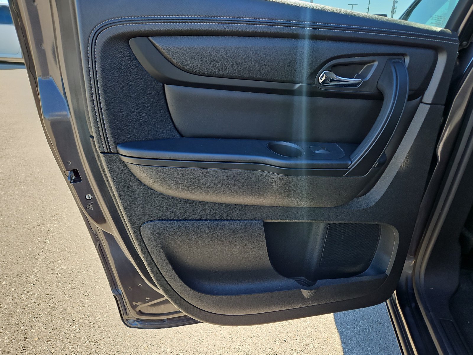 Used 2015 Chevrolet Traverse LT w/ Style and Technology Package AWD/4WD image 16