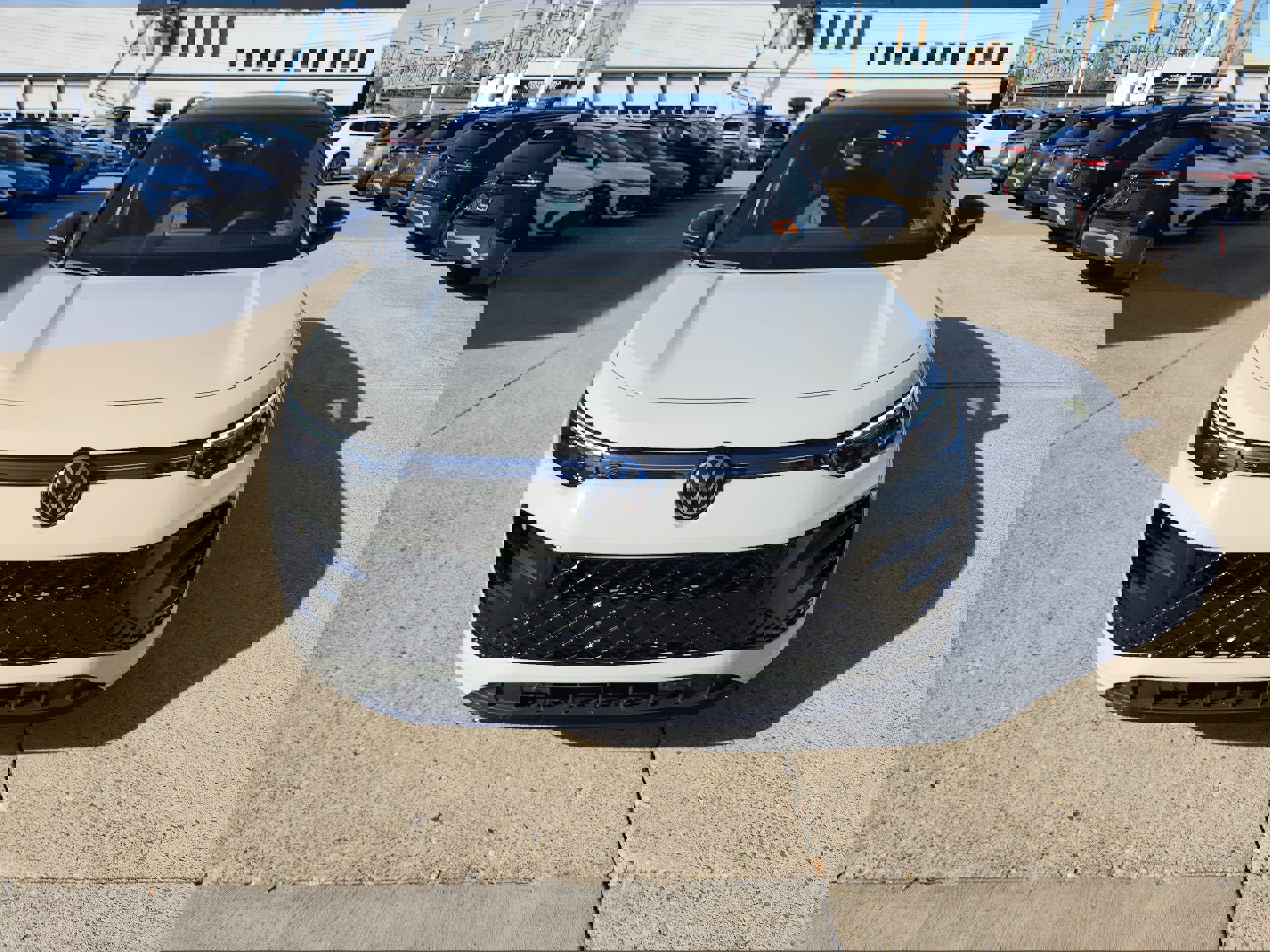 New 2026 Volkswagen Tiguan SE R-Line image 8