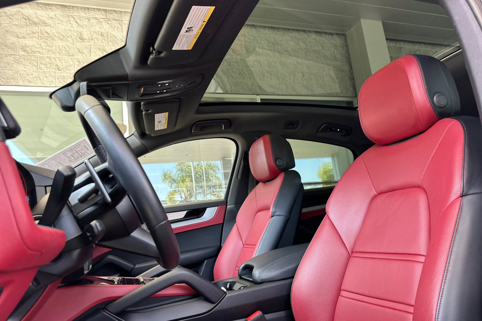 Certified 2024 Porsche Cayenne Coupe AWD/4WD image 5