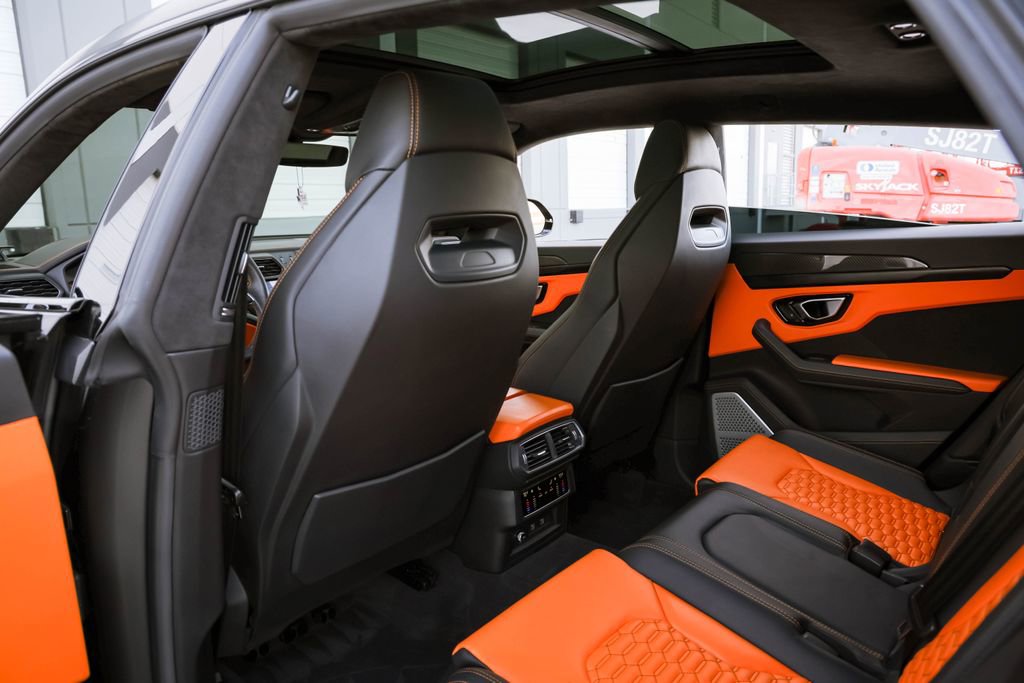 Used 2022 Lamborghini Urus image 38