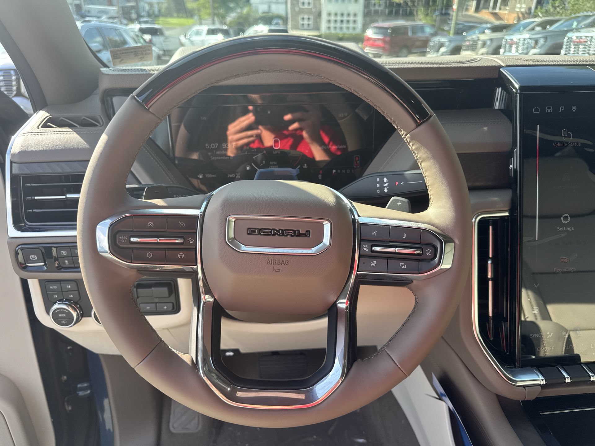 New 2026 GMC Yukon XL Denali w/ Denali Reserve Package AWD/4WD image 11