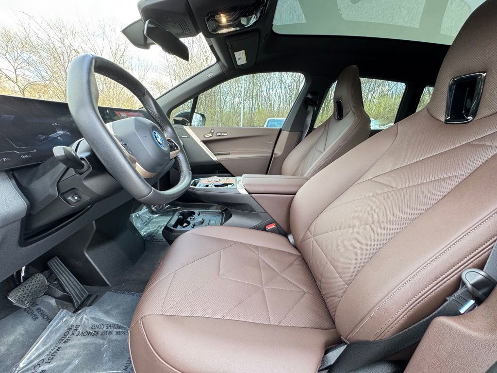 Certified 2023 BMW iX xDrive50 w/ Premium Package image 20