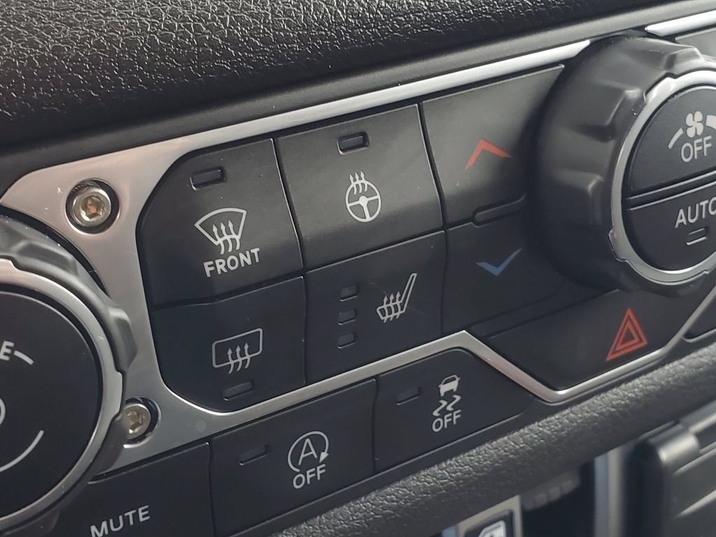 Used 2025 Jeep Wrangler Unlimited Sport AWD/4WD image 18