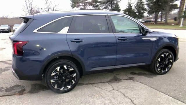 New 2025 Kia Sorento EX image 3