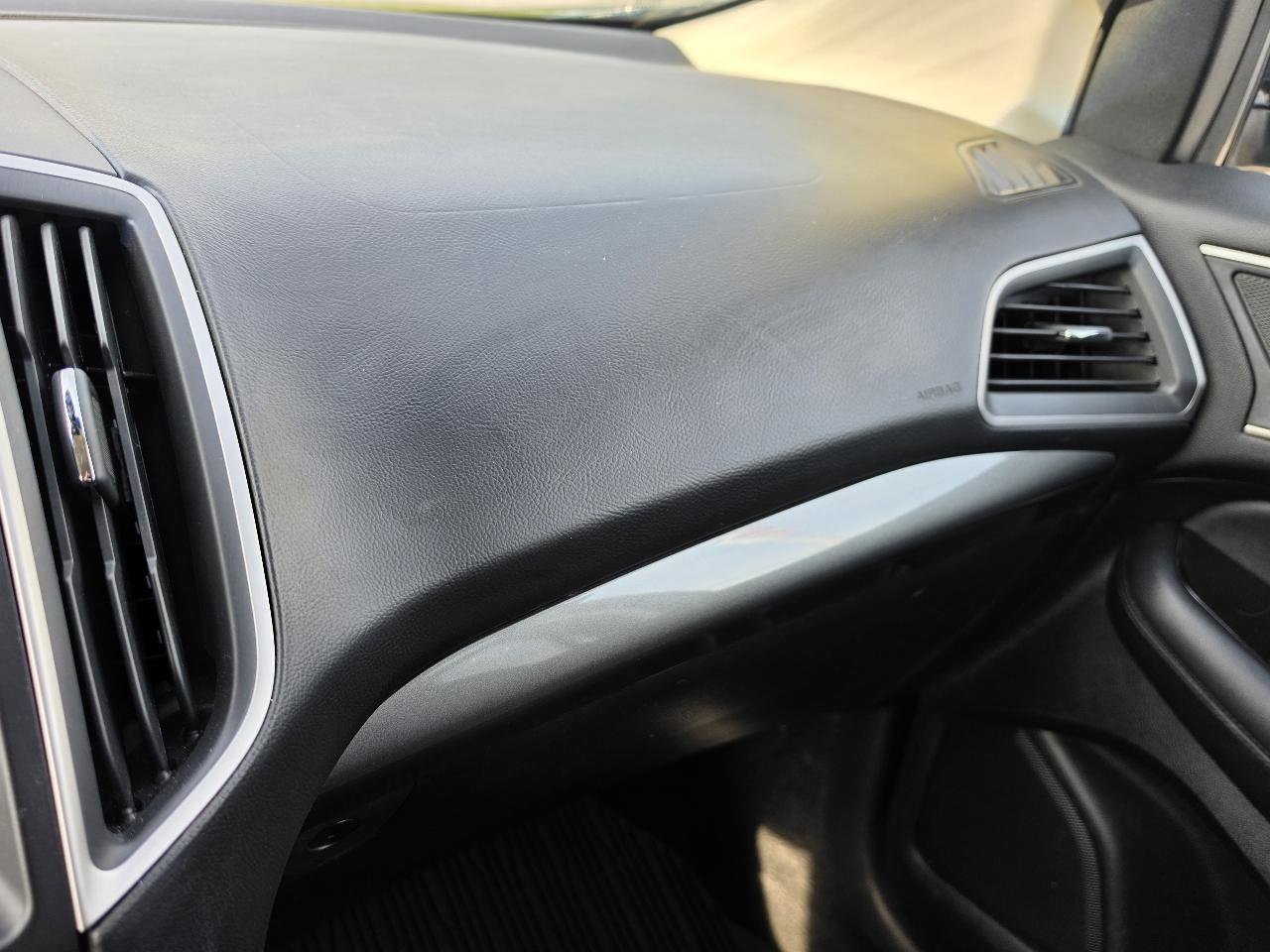 Used 2019 Ford Edge SEL w/ Equipment Group 201A AWD/4WD image 14