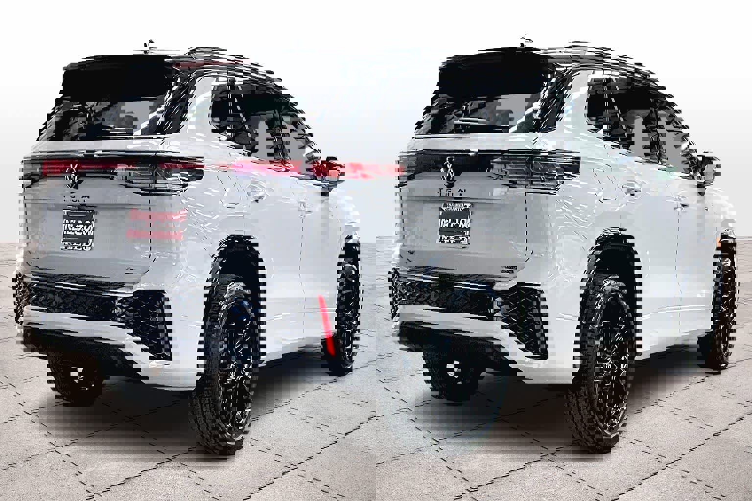 New 2026 Volkswagen Tiguan SE R-Line image 4