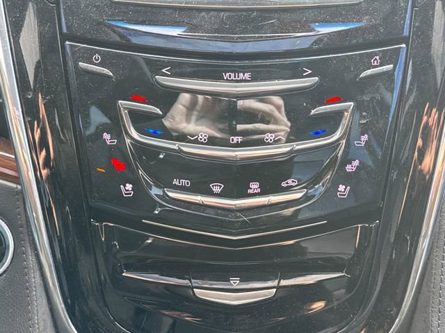 Used 2017 Cadillac Escalade ESV Luxury AWD/4WD image 34