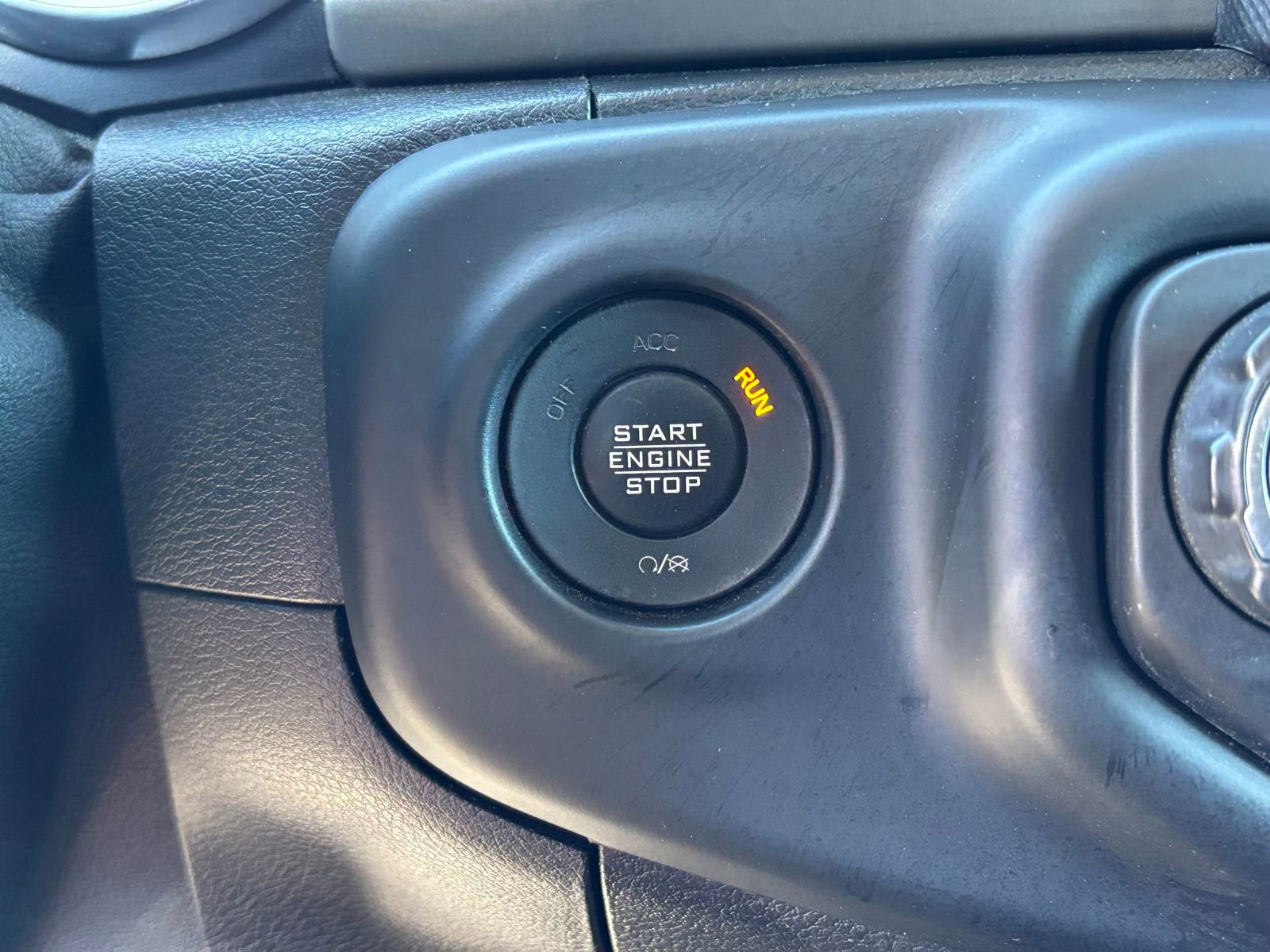 Used 2021 Jeep Gladiator Sport AWD/4WD image 24