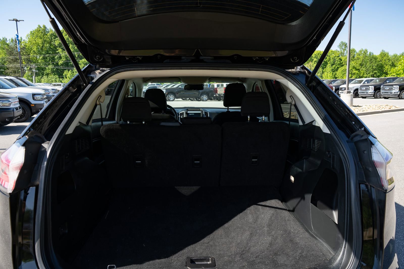 Used 2023 Ford Edge SE AWD/4WD image 9
