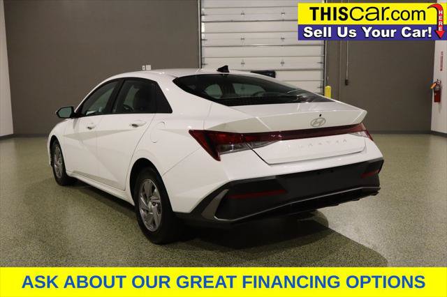Used 2024 Hyundai Elantra SE FWD image 6
