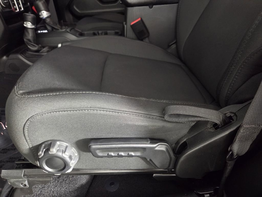 Certified 2021 Jeep Wrangler Willys image 21